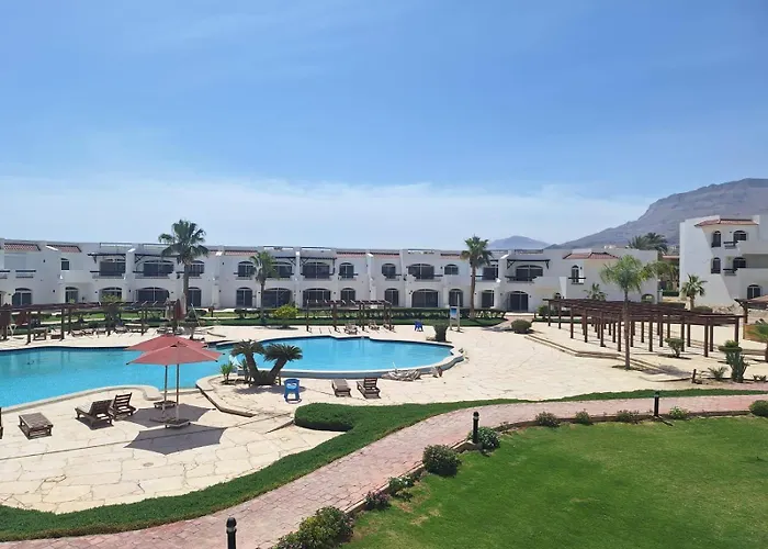 بالعين السخنة فرش فندقي قرية لولى بيتش Ain Sukhna